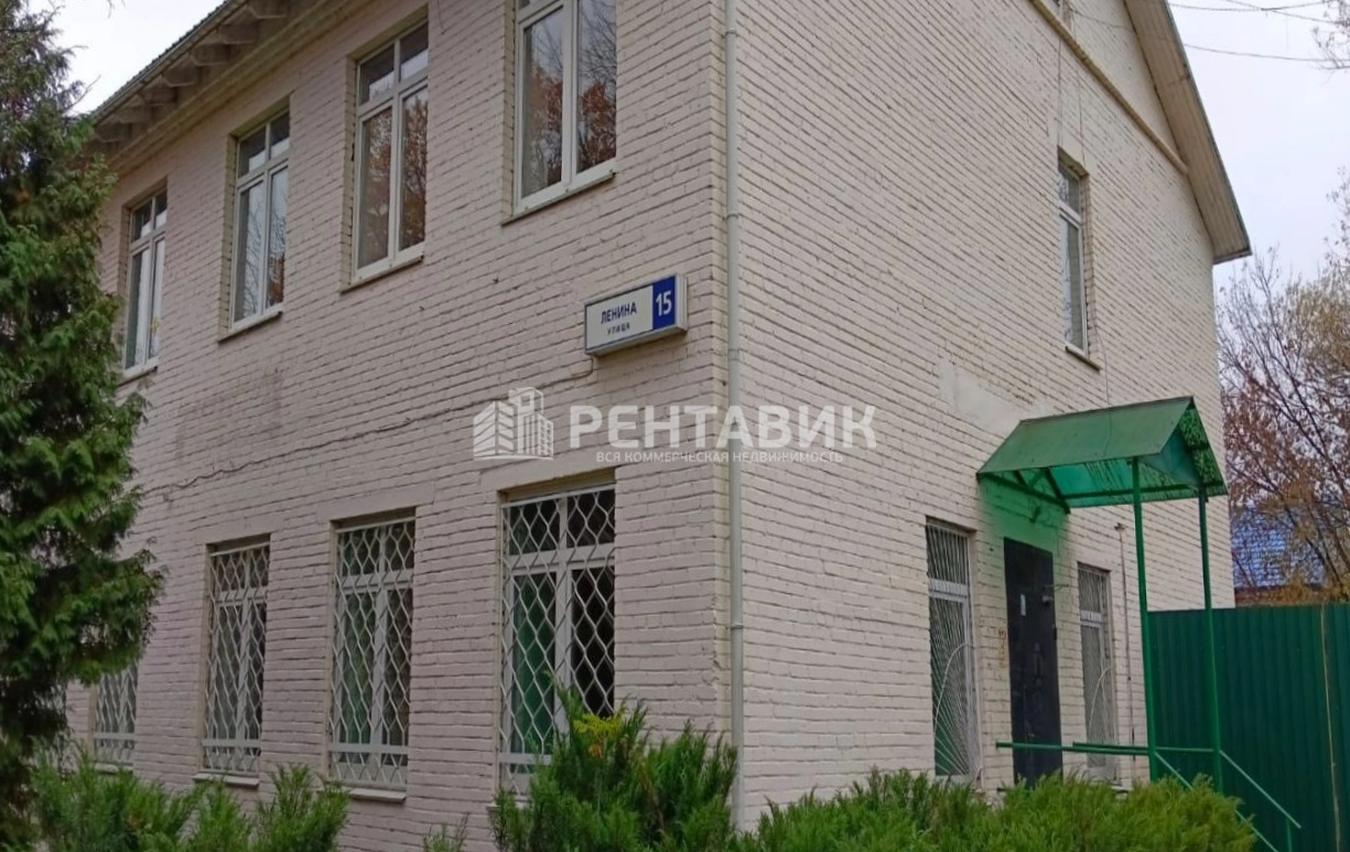 фасад дома, здание по адресу Московская обл, г Одинцово, г Звенигород, ул Ленина, д 15
