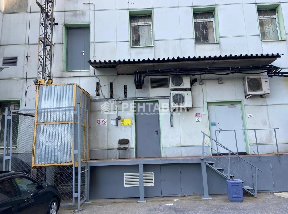 Помещение свободного назначения Призма площадью 1600 квадратных метров