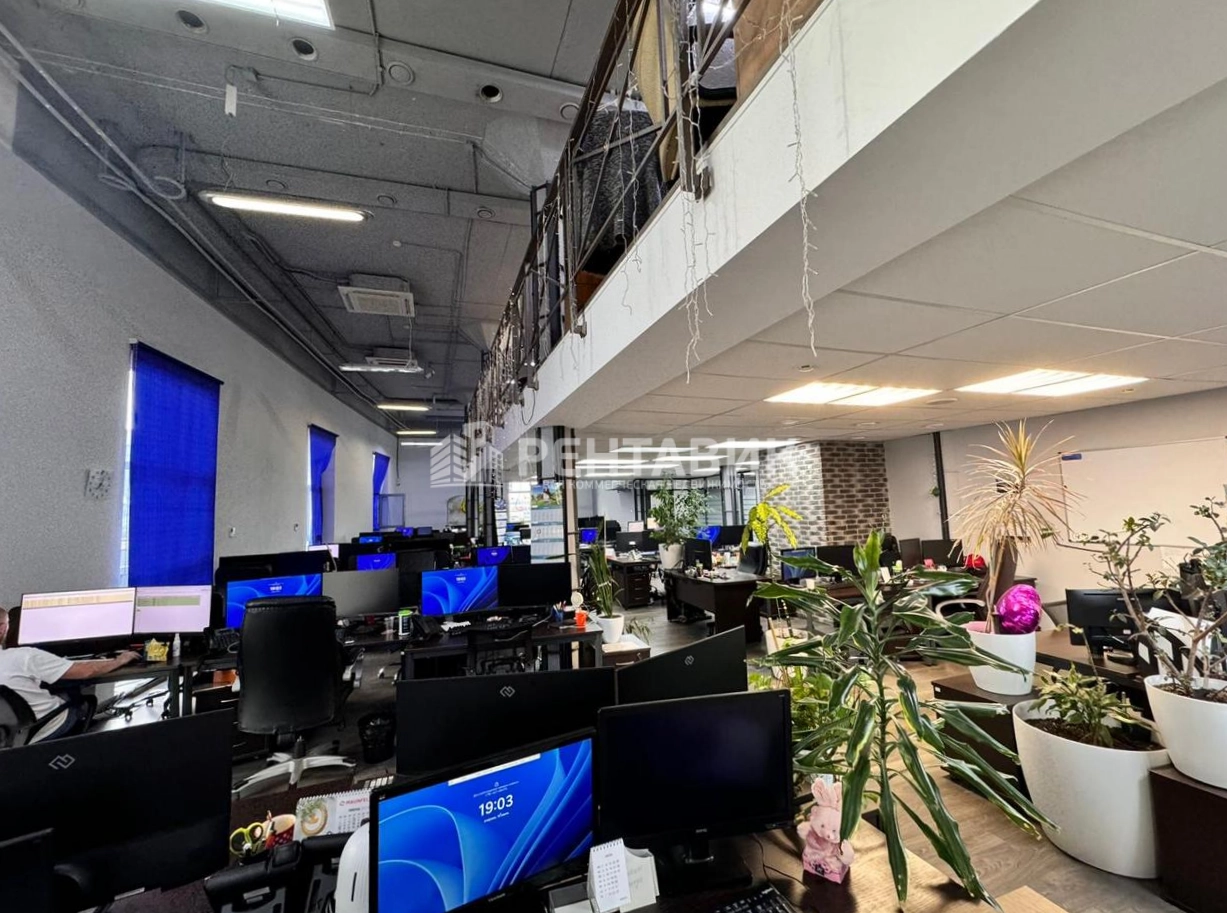 Офис W Plaza I площадью 345 квадратных метров