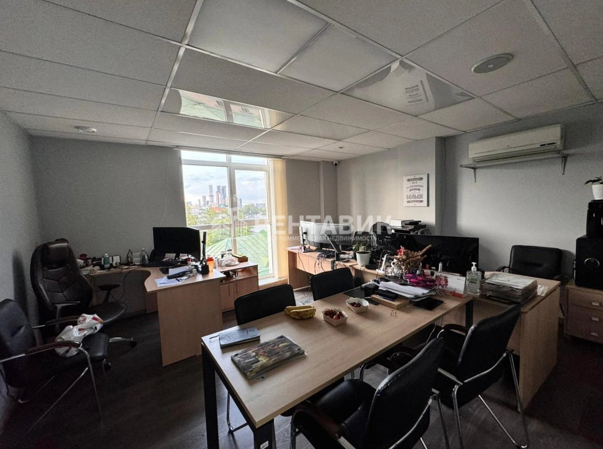 Офис W Plaza I площадью 345 квадратных метров