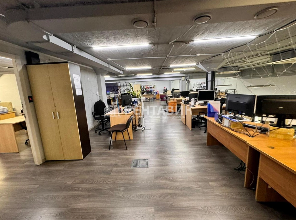 Офис W Plaza I площадью 345 квадратных метров