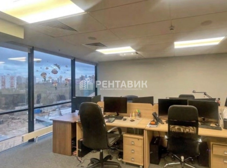 Офис Квадрат площадью 1632 квадратных метров