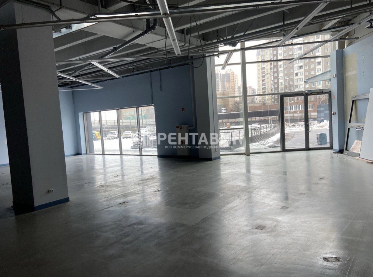 Торговая площадь VILLA площадью 2100 квадратных метров
