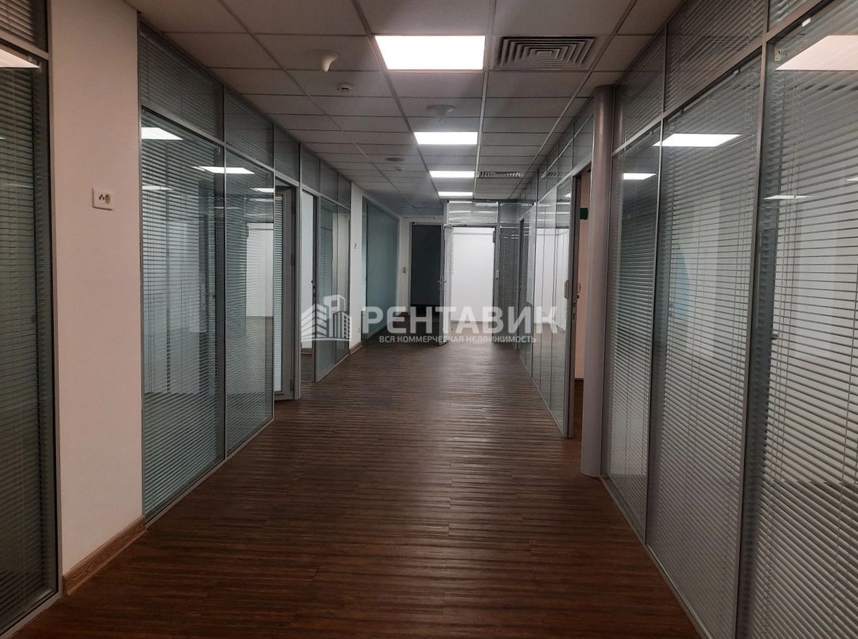 Офис Омега Плаза площадью 1825 квадратных метров
