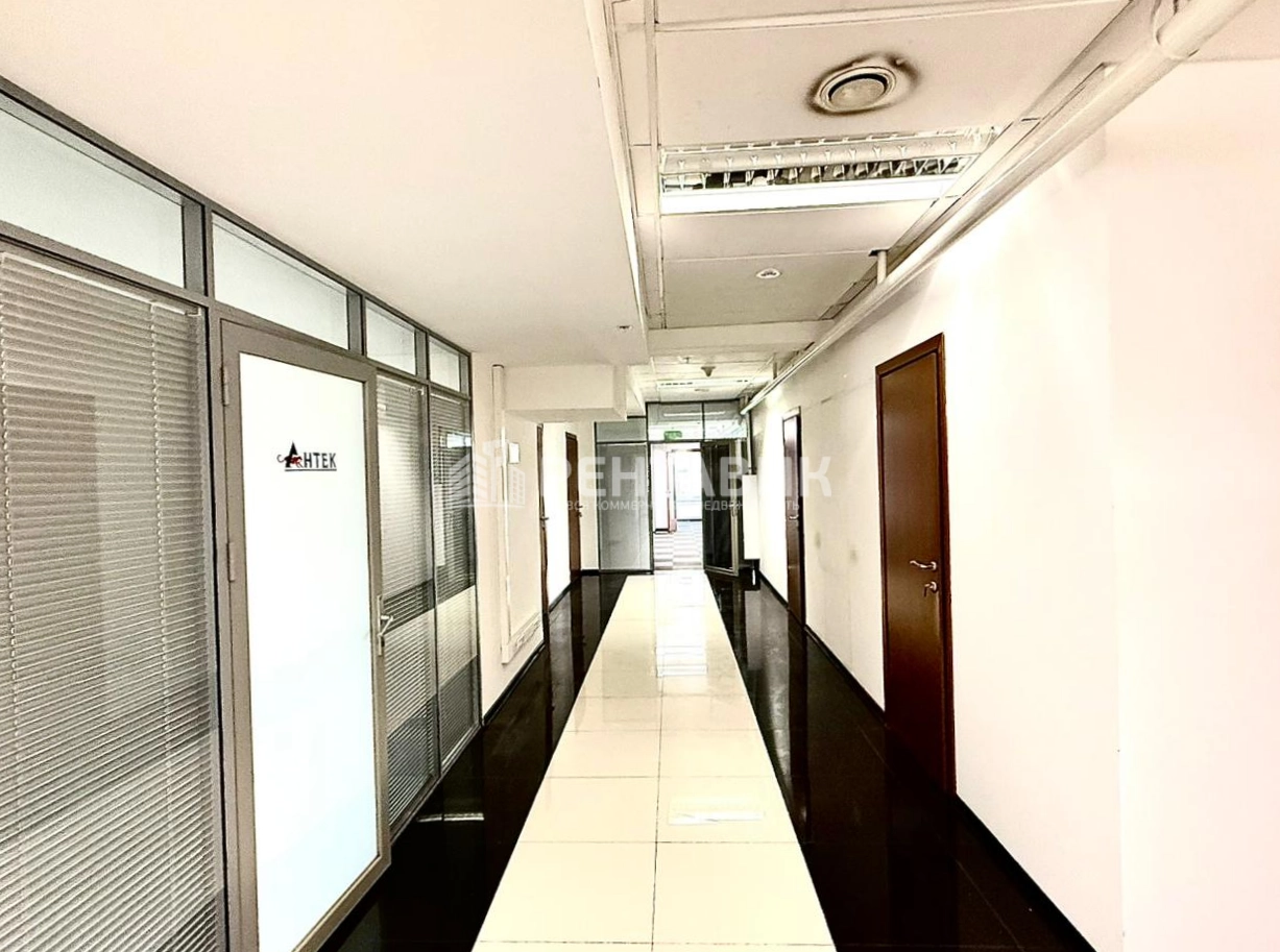 Офис Baker Plaza / Бейкер Плаза площадью 289 квадратных метров