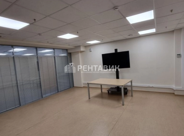 Офис Смоленский площадью 541.9 квадратных метров