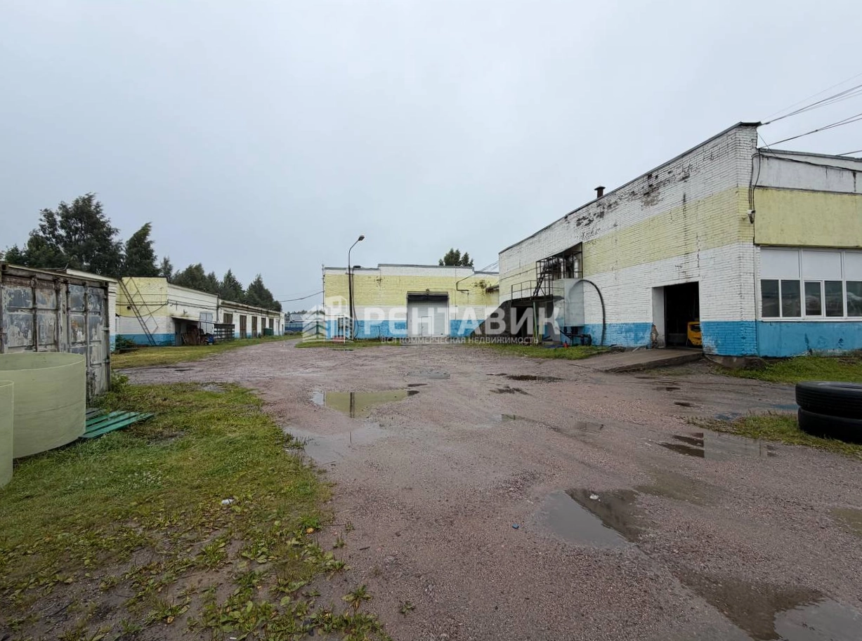 Здание Шлиссельбург, Красный тракт, 2 по адресу Ленинградская обл, Кировский р-н, г Шлиссельбург, ул Красный тракт, д 2