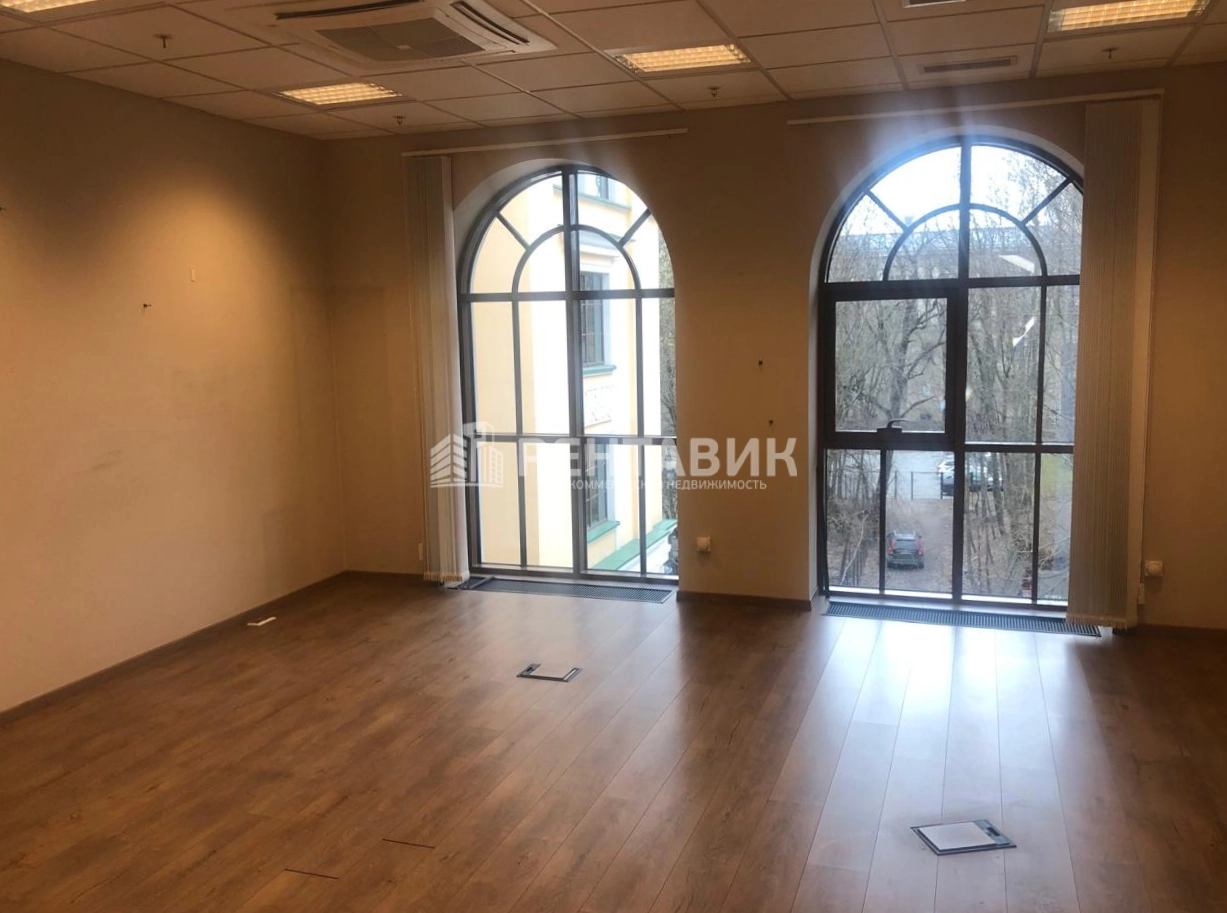 Офис Лукойл площадью 99 квадратных метров