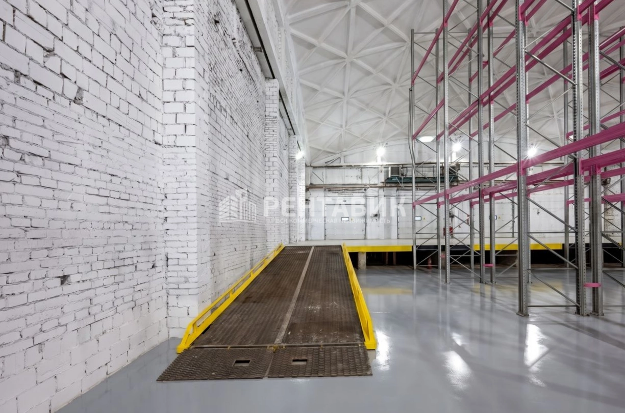 Склад Интертерминал Парнас, литер Б площадью 3200 квадратных метров