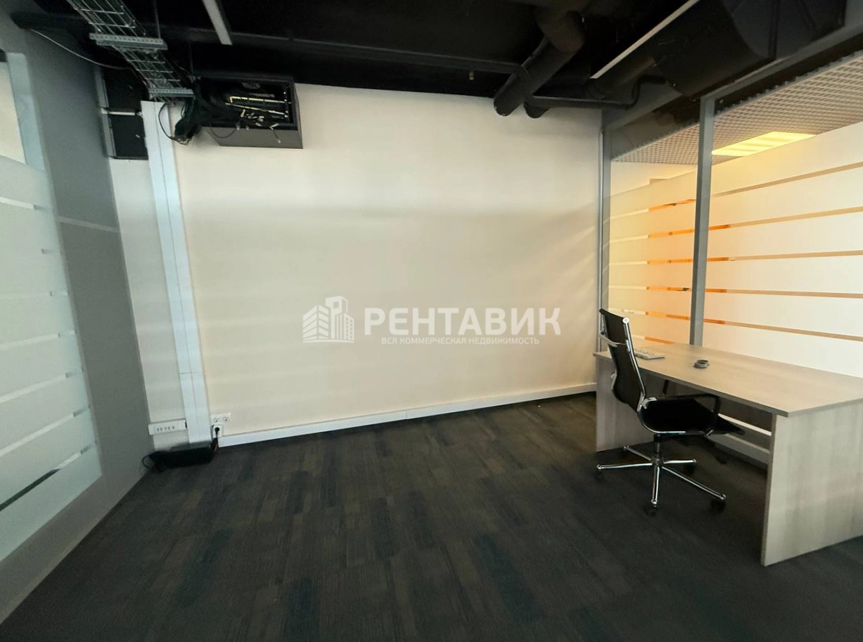 Офис Лидер Тауэр площадью 442 квадратных метров