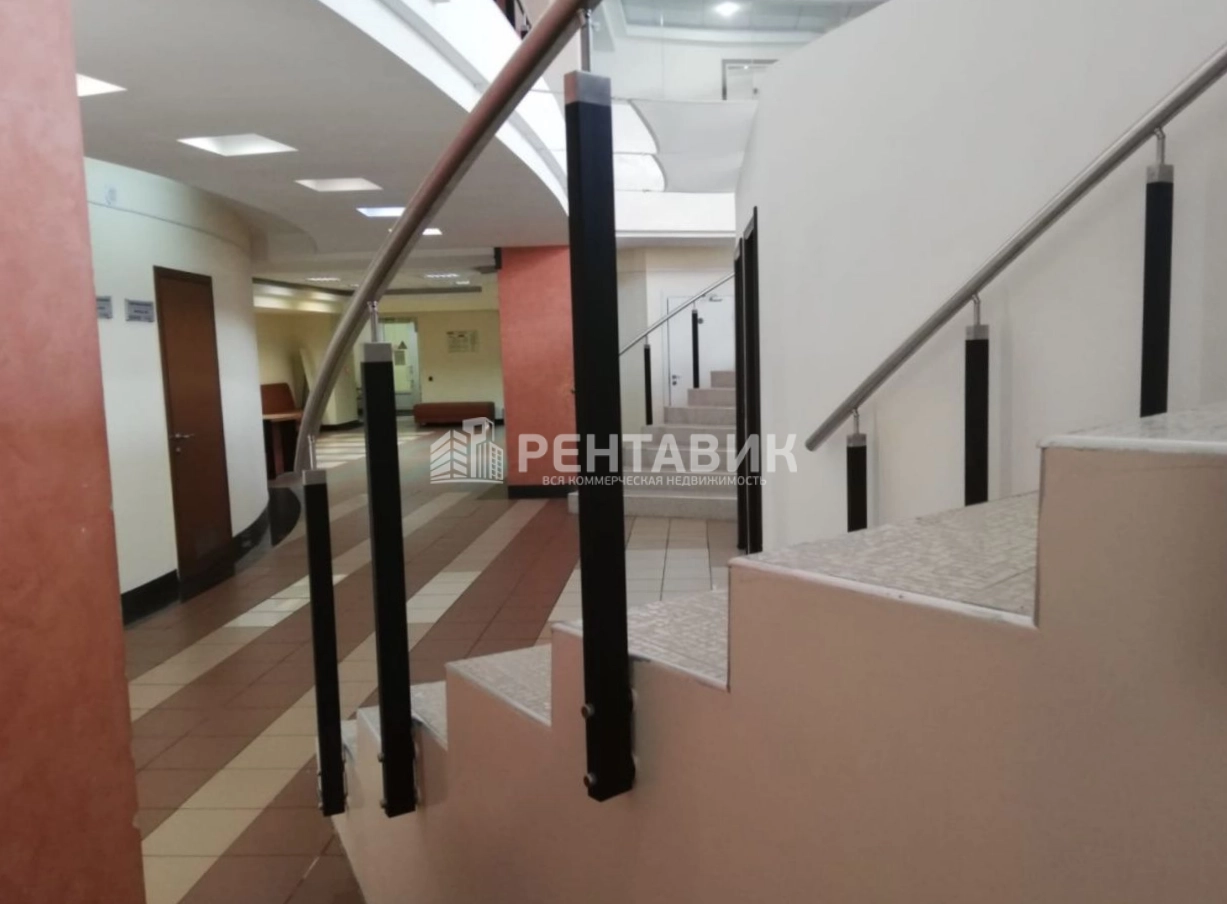 Офис Post Plaza площадью 1690 квадратных метров