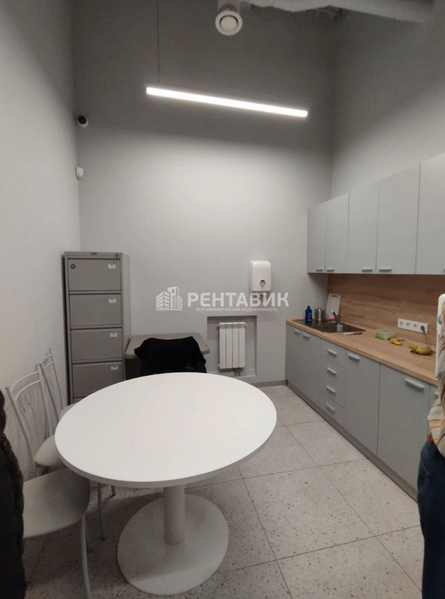 Помещение свободного назначения Московский, 94 площадью 303.8 квадратных метров