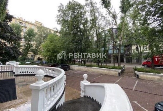 Здание целиком Старая Басманная, 7с2 площадью 2175.9 квадратных метров