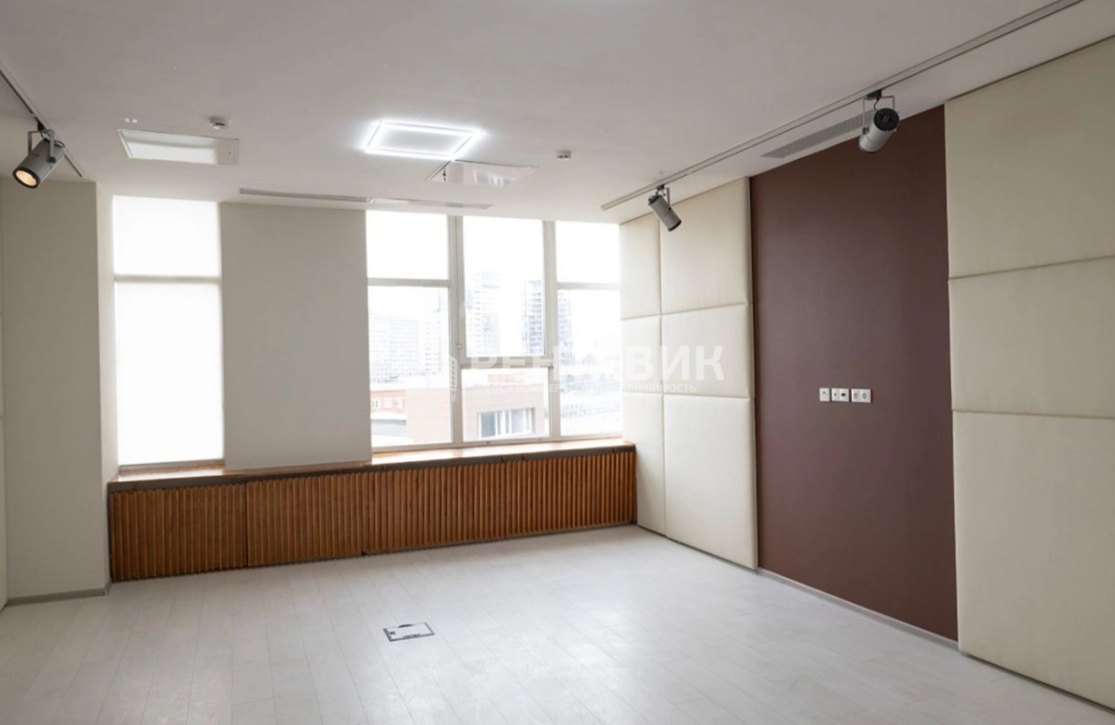 Офис Донской на Орджоникидзе площадью 279.5 квадратных метров