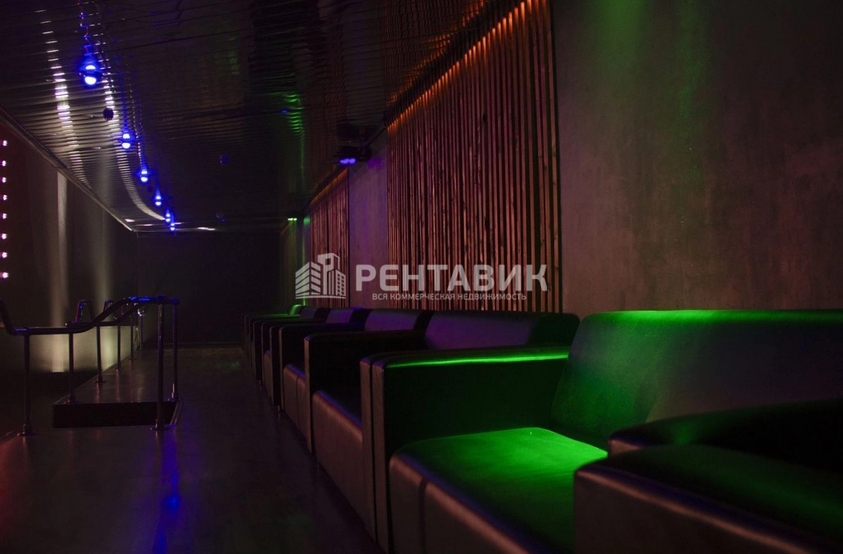 Здание целиком Гигант-Холл площадью 6783 квадратных метров