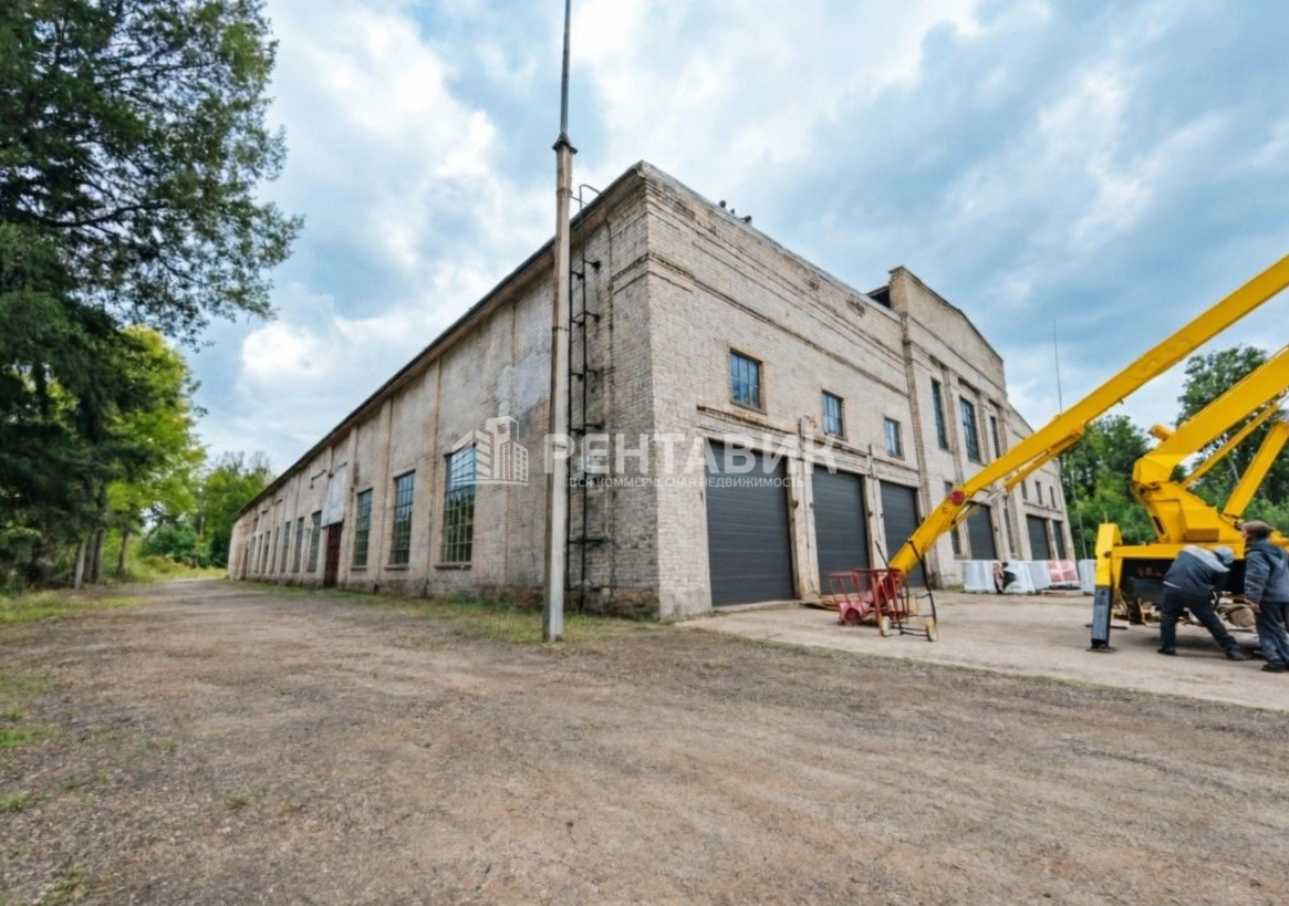 Здание Войсковицы, Колобанова, 2 с. 2 по адресу Ленинградская обл, Гатчинский р-н, деревня Войсковицы, ул З.Г.Колобанова, д 2 стр 2