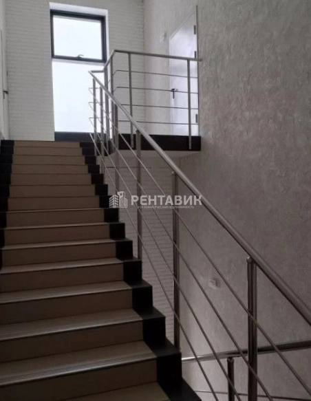Помещение свободного назначения Перрон площадью 90.3 квадратных метров