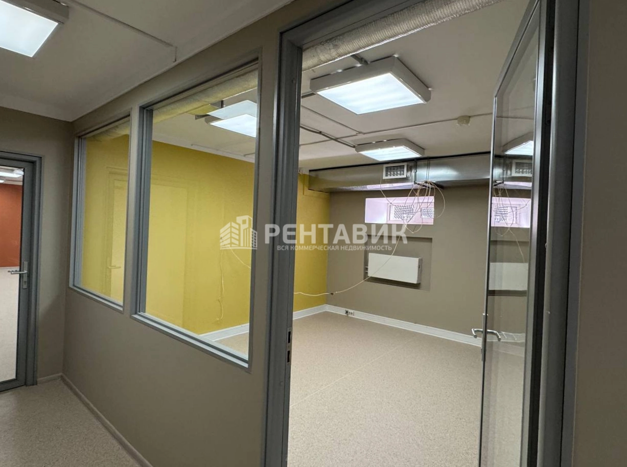 Помещение свободного назначения Феникс площадью 301.8 квадратных метров
