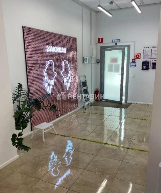 Помещение свободного назначения Самаринская, 1 площадью 518 квадратных метров
