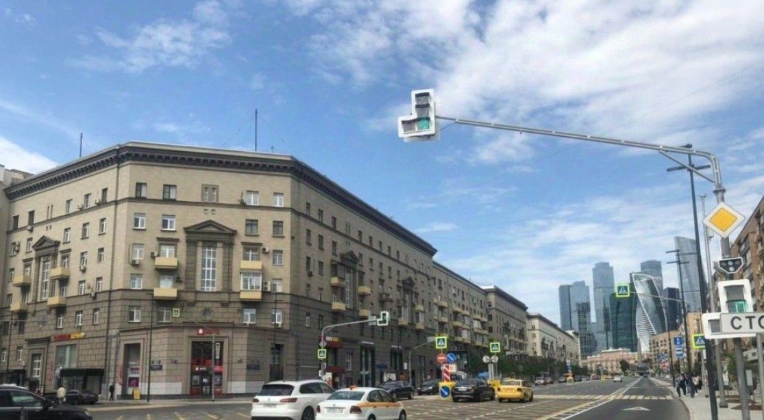 фасад дома, здание по адресу г Москва, ул Большая Дорогомиловская, д 1