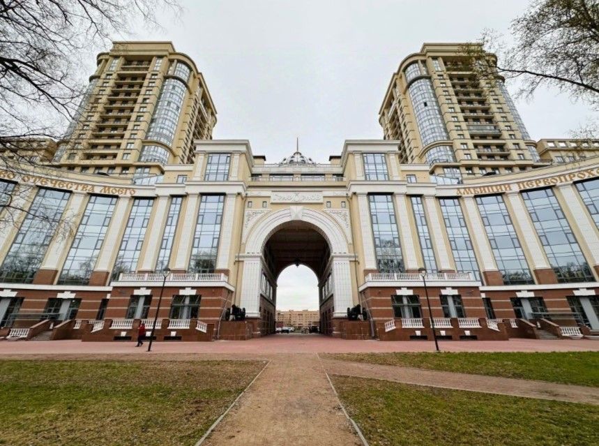 фасад дома, здание по адресу г Санкт-Петербург, Московский пр-кт, д 183-185 литера А 