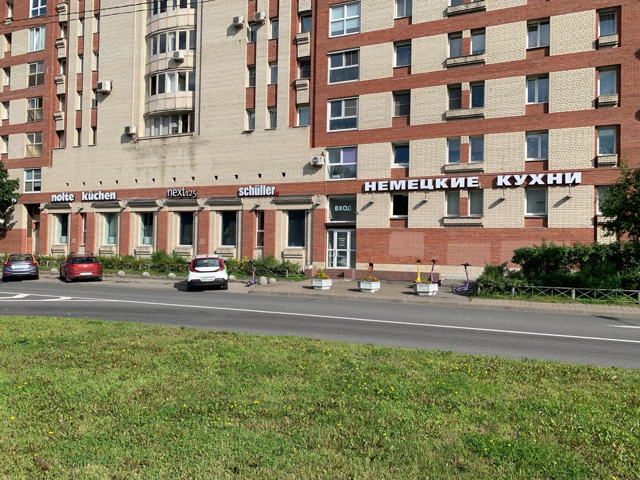 фасад дома, здание по адресу г Санкт-Петербург, ул Савушкина, д 117 к 2