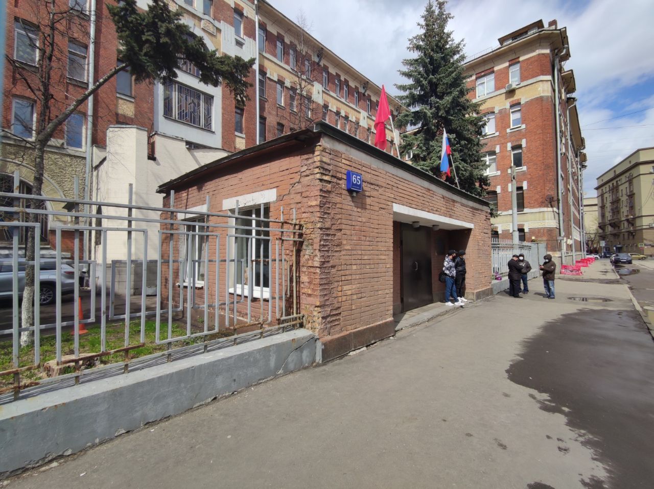 фасад дома, здание по адресу г Москва, ул Гиляровского, д 65 стр 1