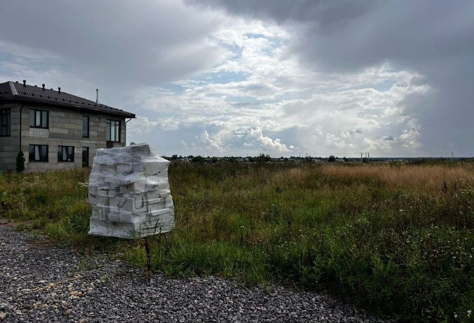 Фото земельного участка по адресу г Санкт-Петербург, г Петергоф, ул Луговая, д 24