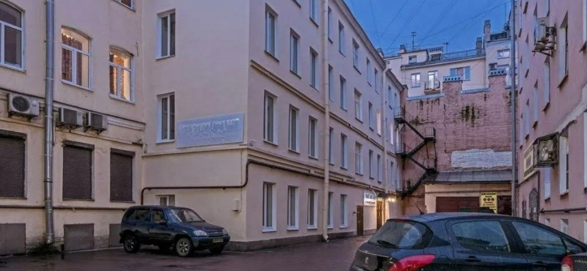 фасад дома, здание по адресу г Санкт-Петербург, Невский пр-кт, д 136в