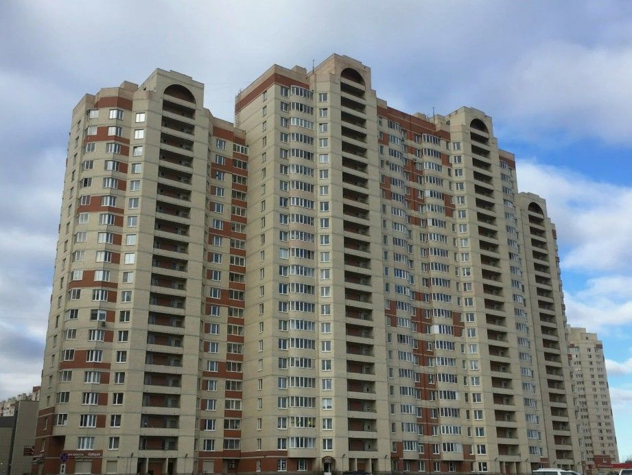 фасад дома, здание по адресу г Санкт-Петербург, ул Ворошилова, д 33 к 1