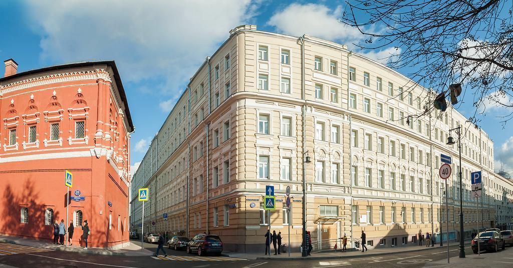 фасад дома, здание по адресу г Москва, ул Петровка, д 26 стр 3 