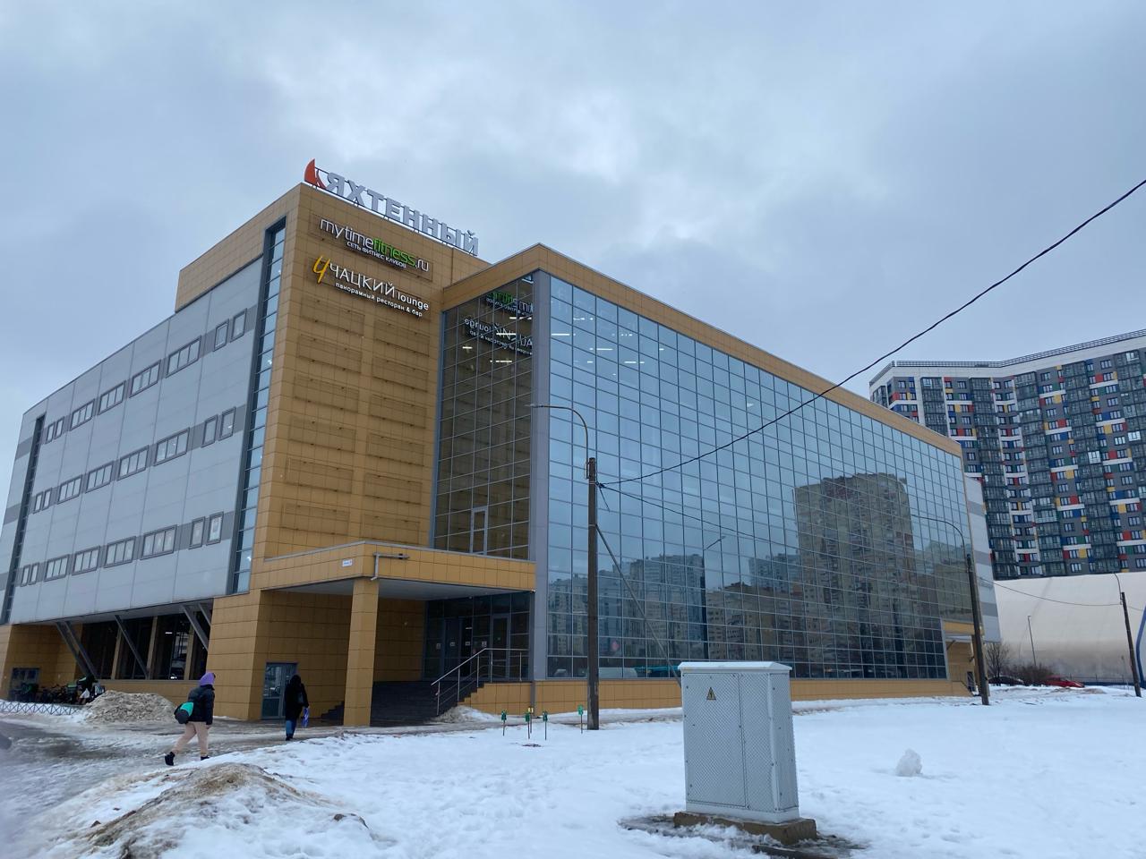 фасад дома, здание по адресу г Санкт-Петербург, ул Оптиков, д 30 стр 1