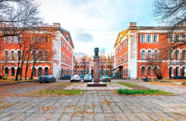 фасад дома, здание по адресу г Санкт-Петербург, ул Комсомола, д 1-3 