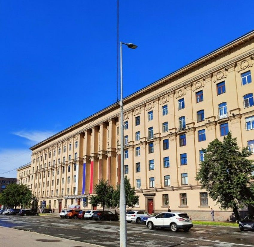 фасад дома, здание по адресу г Санкт-Петербург, пр-кт Стачек, д 16