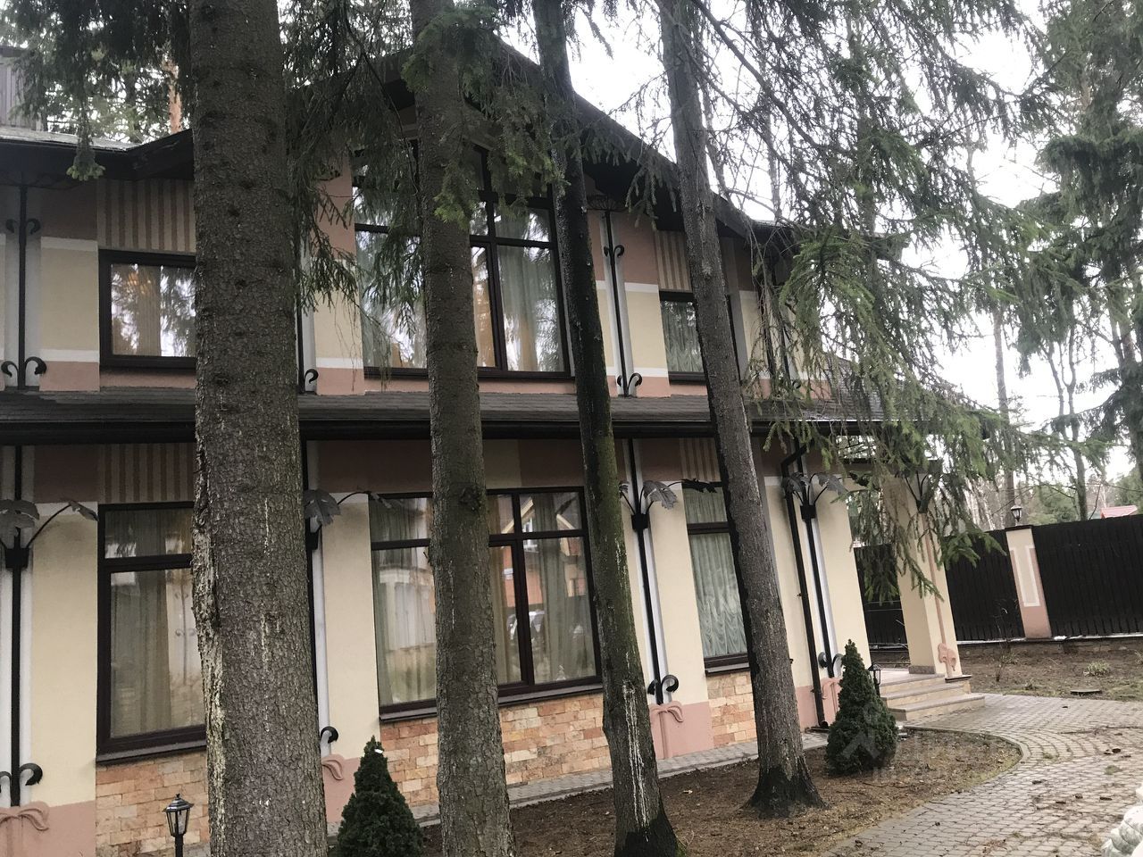 фасад дома, здание по адресу Ленинградская обл, г Всеволожск, ул Сергиевская, д 200