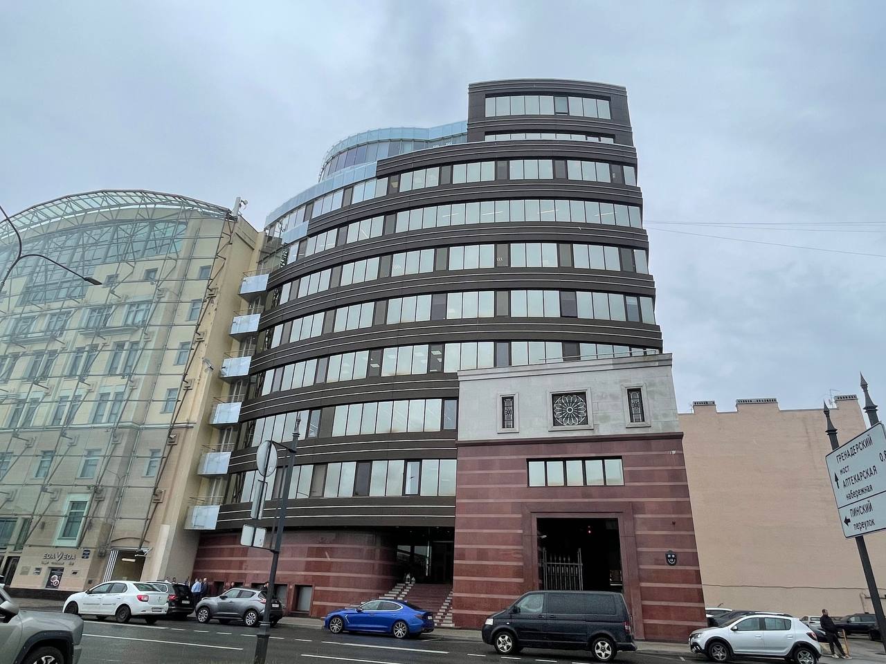 фасад дома, здание по адресу г Санкт-Петербург, Петроградская наб, д 22