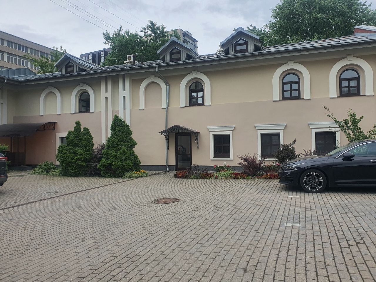 фасад дома, здание по адресу г Москва, ул Новая Басманная, д 9 стр 4 