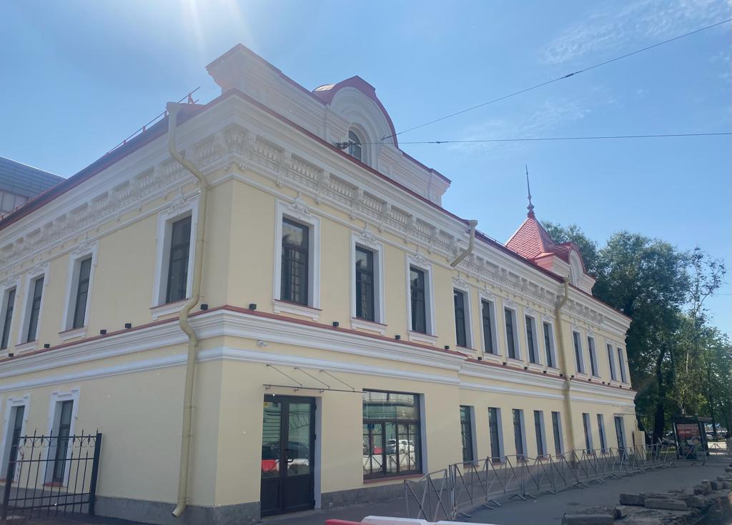 Компания, работающая в области протезирования, арендовала здание 1331 м2 по адресу: пр-кт Стачек, д. 48. Санкт-Петербург