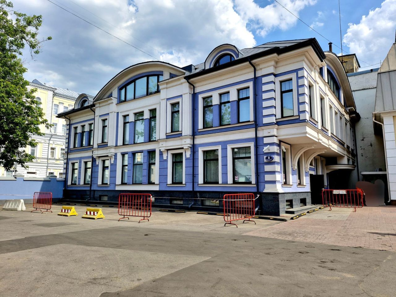 фасад дома, здание по адресу г Москва, ул Воронцовская, д 8 стр 7