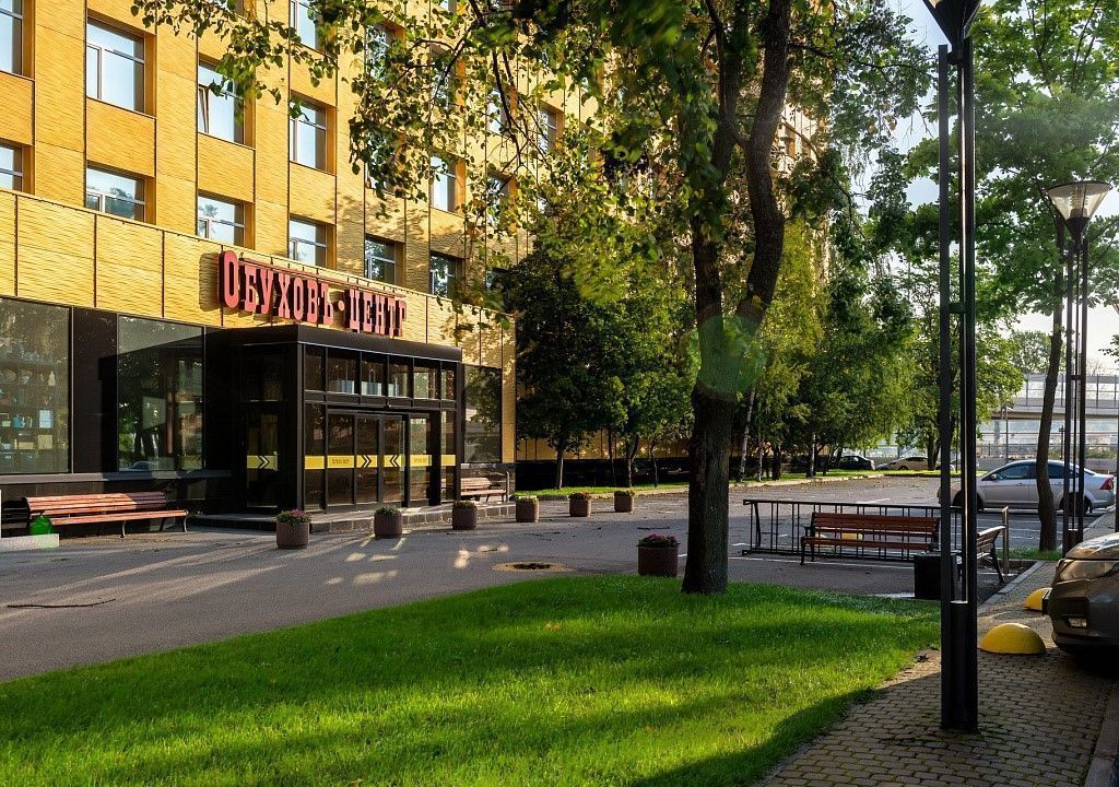 фасад дома, здание по адресу г Санкт-Петербург, пр-кт Обуховской Обороны, д 271