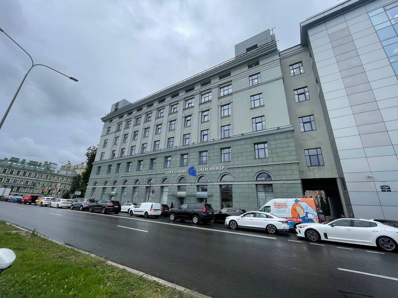 фасад дома, здание по адресу г Санкт-Петербург, Петроградская наб, д 18