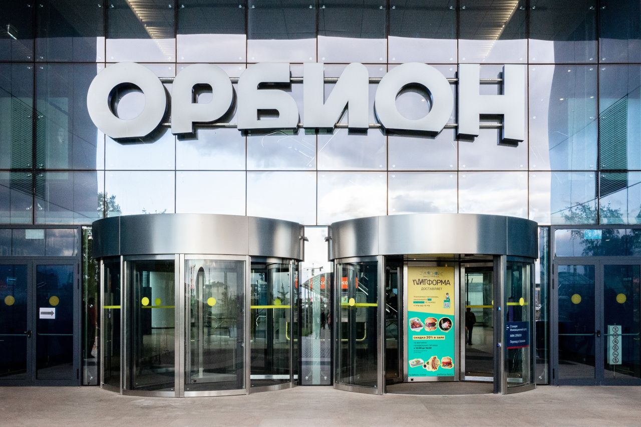 фасад дома, здание по адресу Московская обл, г Одинцово, рп Новоивановское, ул Западная, стр 180 