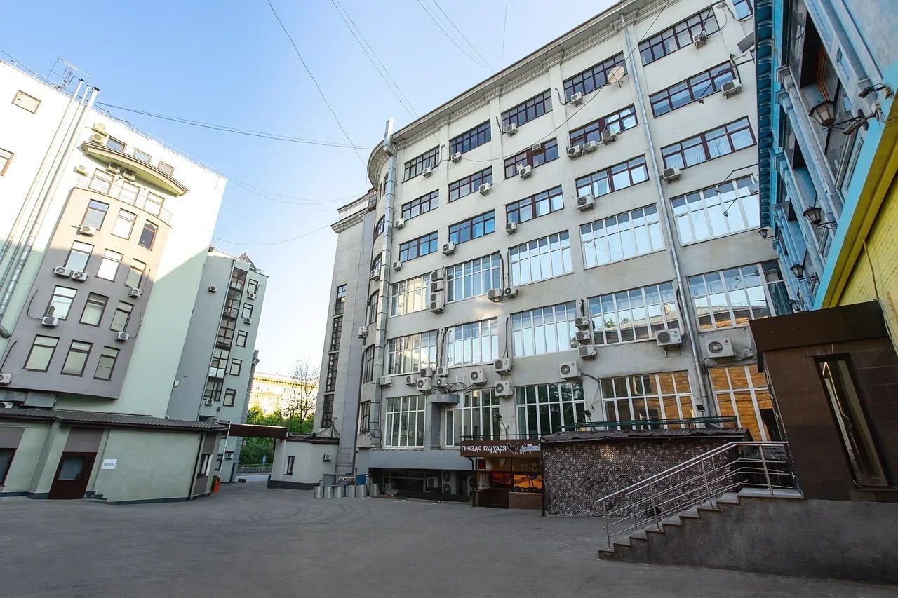 фасад дома, здание по адресу г Москва, Цветной б-р, д 30 стр 1