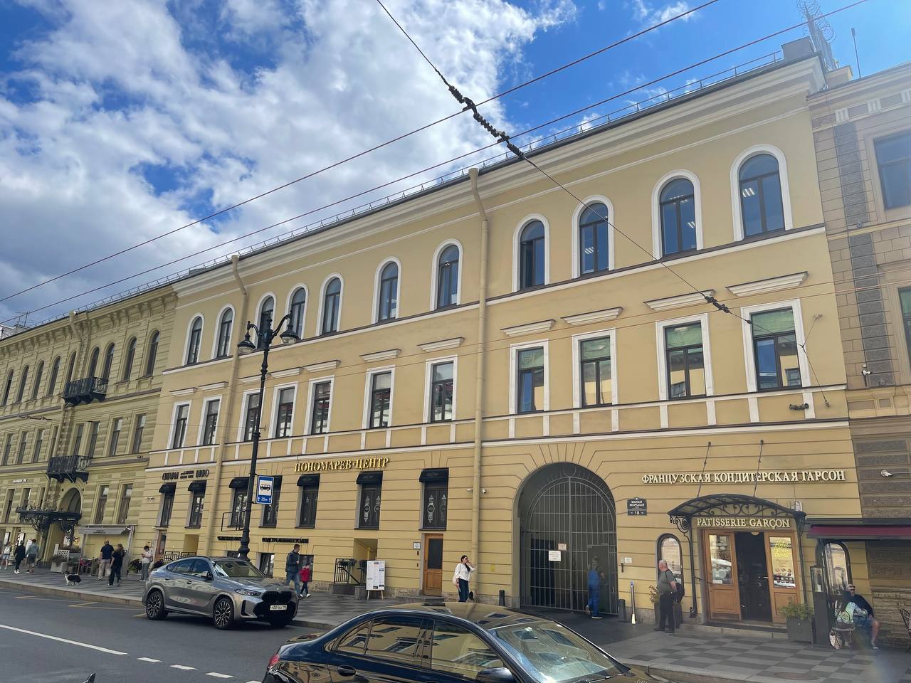 фасад дома, здание по адресу г Санкт-Петербург, ул Малая Морская, д 18