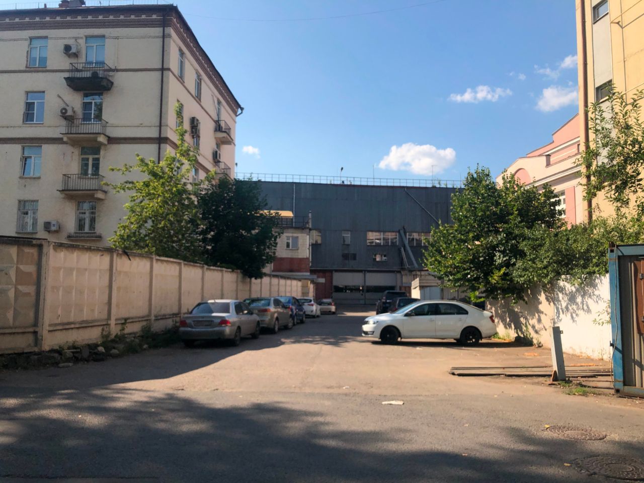 фасад дома, здание по адресу г Москва, ул Розанова, д 10 стр 1