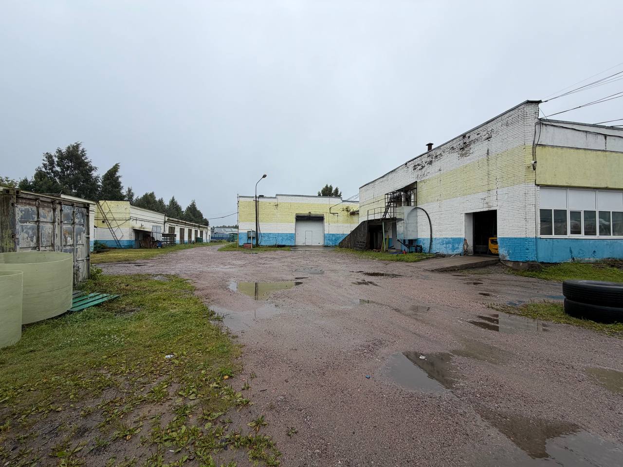 фасад дома, Бизнес-центр Шлиссельбург, Красный тракт, 2 по адресу Ленинградская обл, Кировский р-н, г Шлиссельбург, ул Красный тракт, д 2