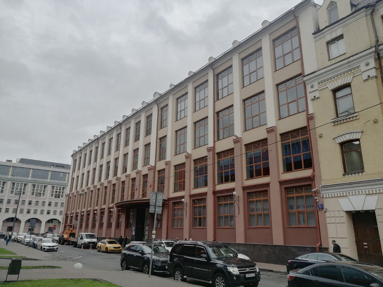 фасад дома, здание по адресу г Москва, Кожевнический проезд, д 1