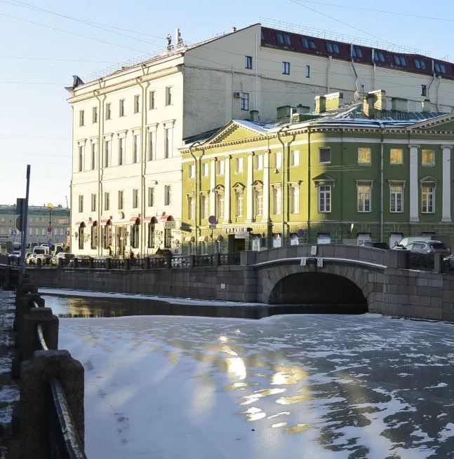 фасад дома, здание по адресу г Санкт-Петербург, наб Реки Мойки, д 37