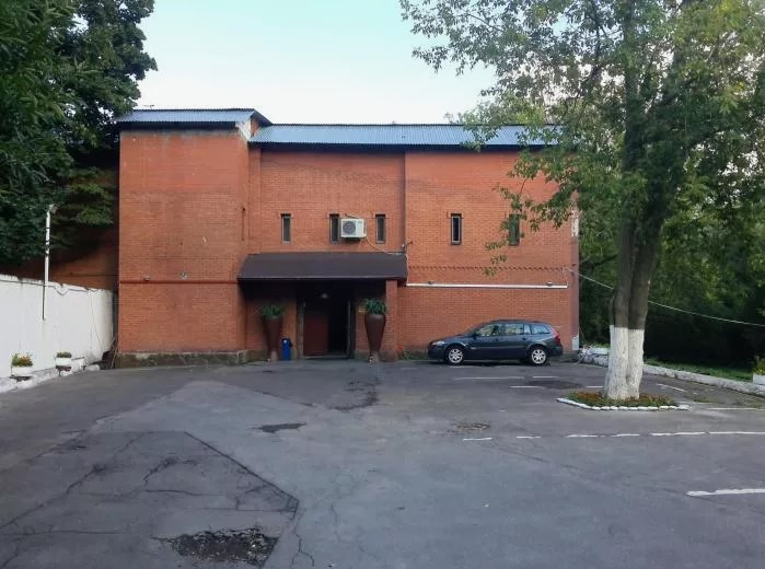 Дизайн-студия арендовала здание 329 м2 по адресу: ул. Новая Дорога, д 11 стр. 7. Москва
