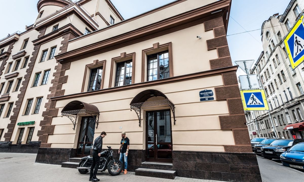 фасад дома, здание по адресу г Санкт-Петербург, Чкаловский пр-кт, д 50